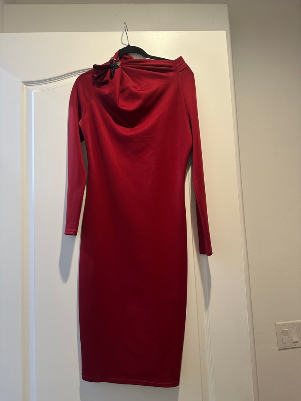 Elegant Red Long-Sleeve Midi Dress with Draped Neck Detail